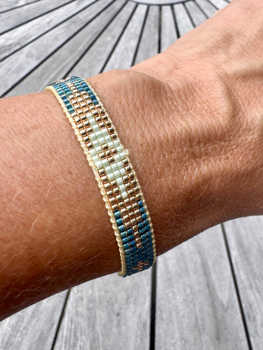 Vævet armbånd - 5 rk. Petroleum/mint/guld